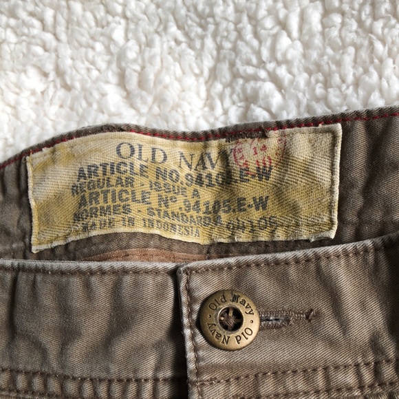 Men’s Old Navy Brown Cargo Shorts - Picture 2 of 9